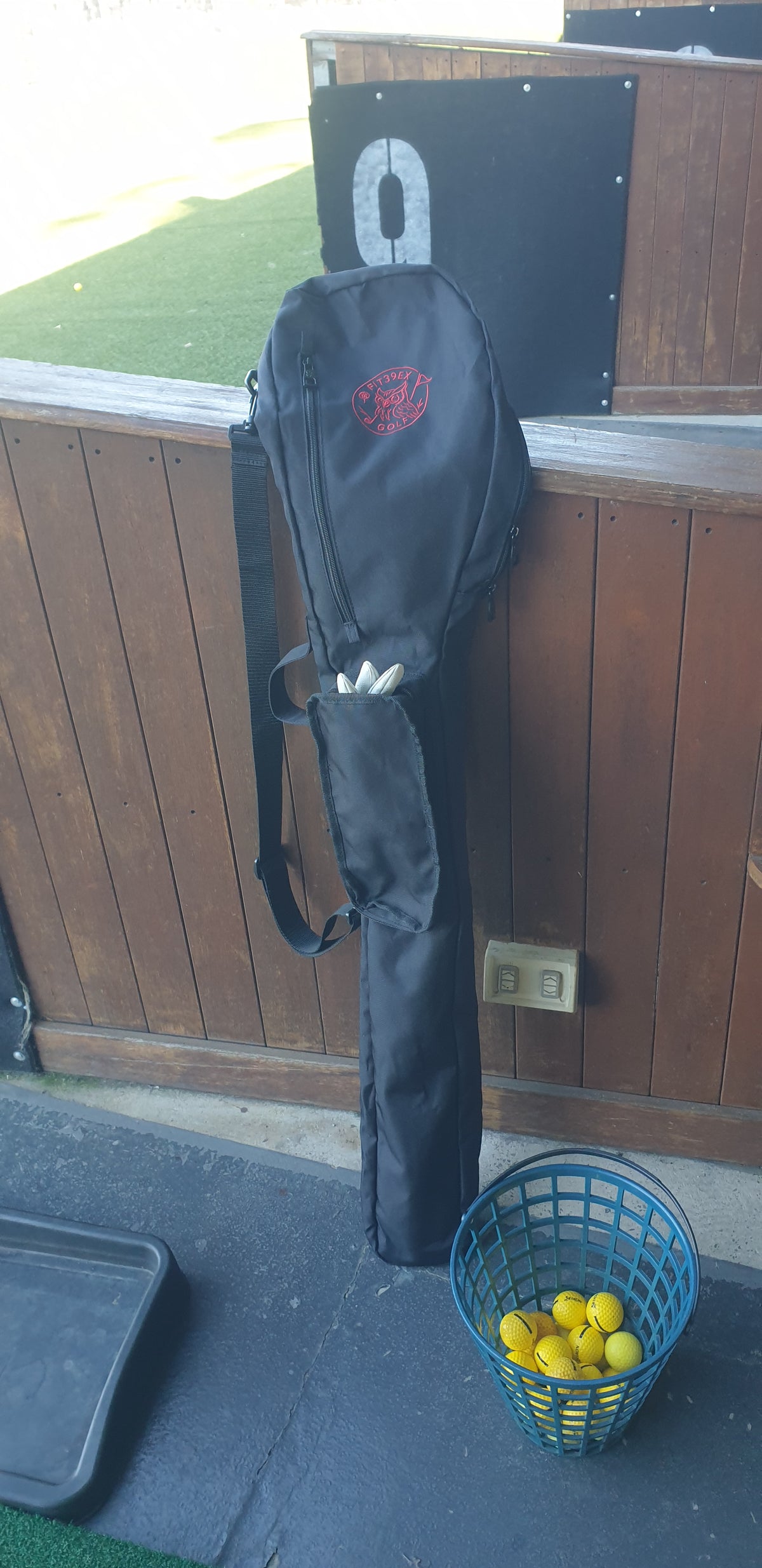 Sunday golf bag with Black, Navy and Brown folded bags