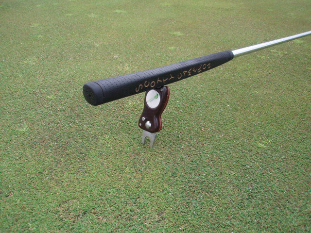 putter holder pitch repairer